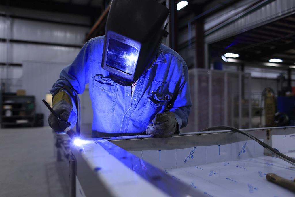 Ways to ‍increase earning potential as a welder