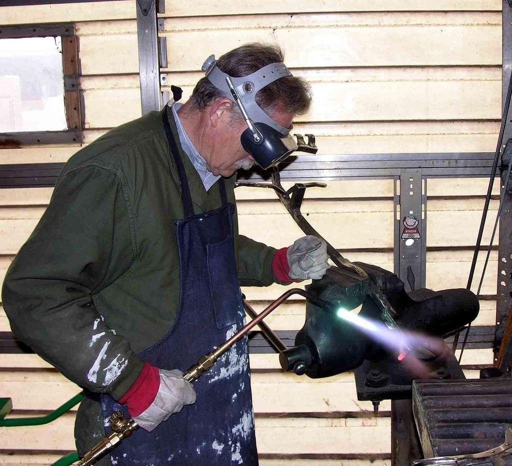 Understanding the Challenges⁤ of Welding Cast ⁢Iron